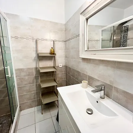 Chez Jean - Vue Directe Cite, Cite A 200m, Clim, Parking Public Gratuit A 200m, Wifi - Direct View Cite, 200m To Cite, Aircon, Free Public Car Park 200m, Wifi * Carcasona