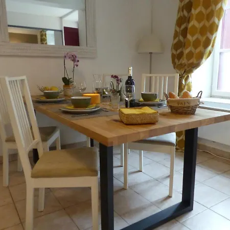 Holiday home Chez Jean - Vue Directe Cite, Cite A 200M, Clim, Parking Public Gratuit A 200M, Wifi - Direct View Cite, 200M To Cite, Aircon, Free Public Car Park 200M, Wifi