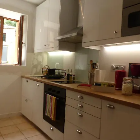 Holiday home Chez Jean - Vue Directe Cite, Cite A 200M, Clim, Parking Public Gratuit A 200M, Wifi - Direct View Cite, 200M To Cite, Aircon, Free Public Car Park 200M, Wifi Carcassonne