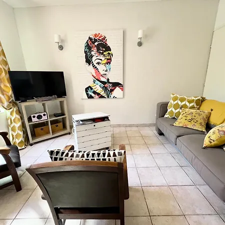 Holiday home Chez Jean - Vue Directe Cite, Cite A 200M, Clim, Parking Public Gratuit A 200M, Wifi - Direct View Cite, 200M To Cite, Aircon, Free Public Car Park 200M, Wifi Carcassonne